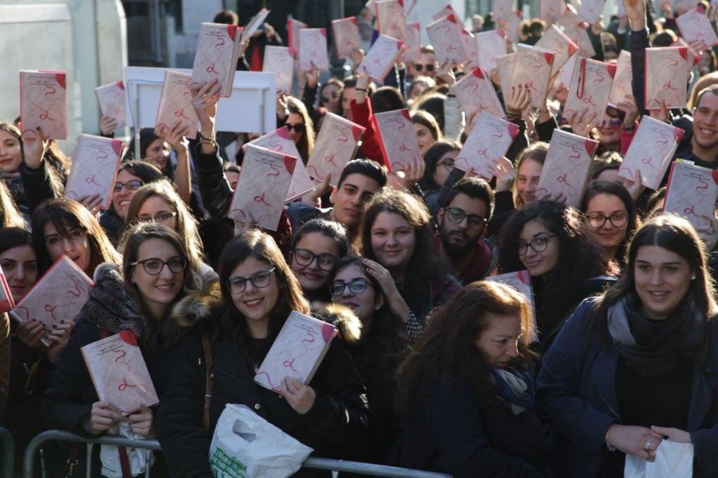 “Ogni storia è una storia d’amore”, D’Avenia racconta la grandezza delle donne