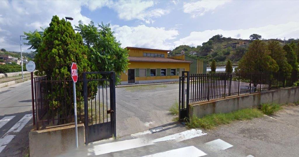 Rosalì, cittadini privati del plesso scolastico della zona