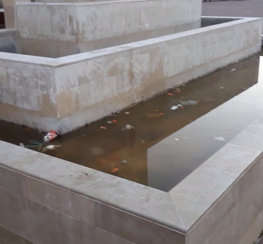 Corigliano Calabro, la fontana di Piazza Salotto…in abbandono
