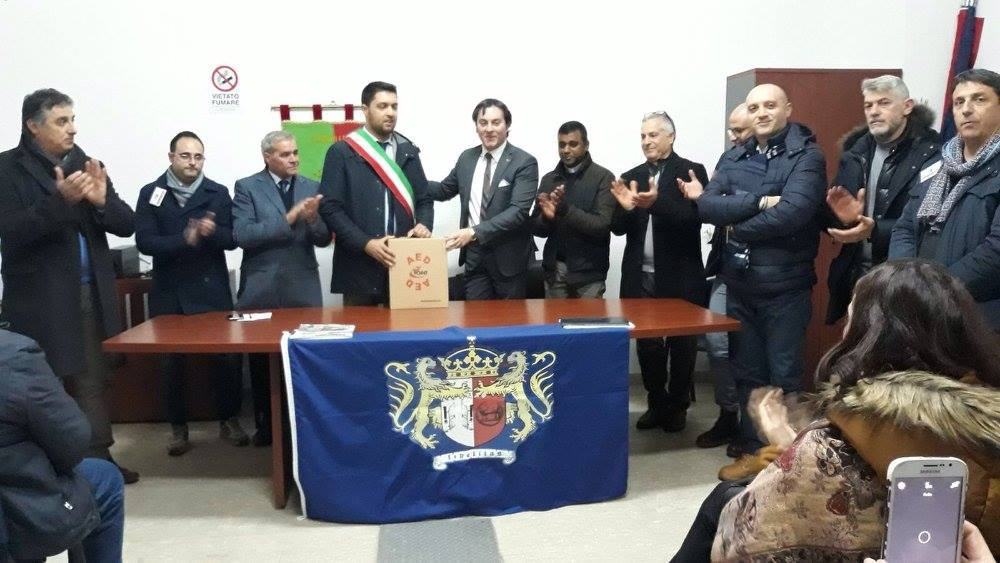 Donazione defibrillatore dei volontari Fidelitas