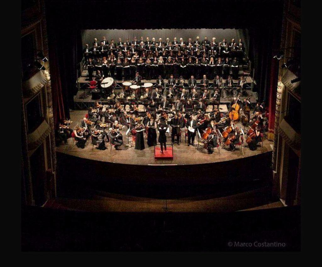 Trionfale successo per l’esecuzione della “Messa da Requiem” al Teatro Cilea