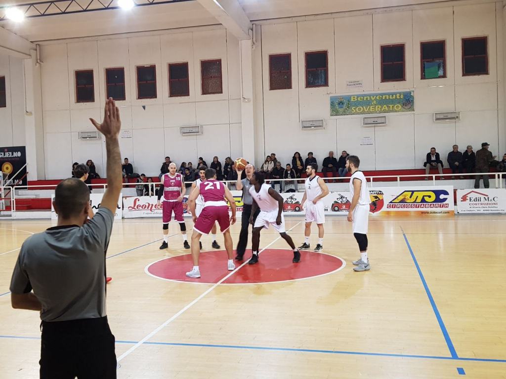 La Vis soffre ma passa a Soverato
