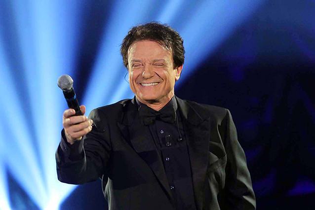 Massimo Ranieri con “Sogno e son desto … in viaggio” al Teatro Cilea