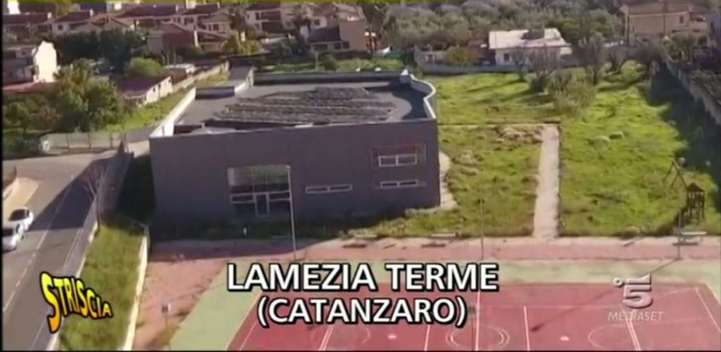 “Striscia la notizia” torna in Calabria. Riflettori accesi sul Palazzo della Cultura di Lamezia