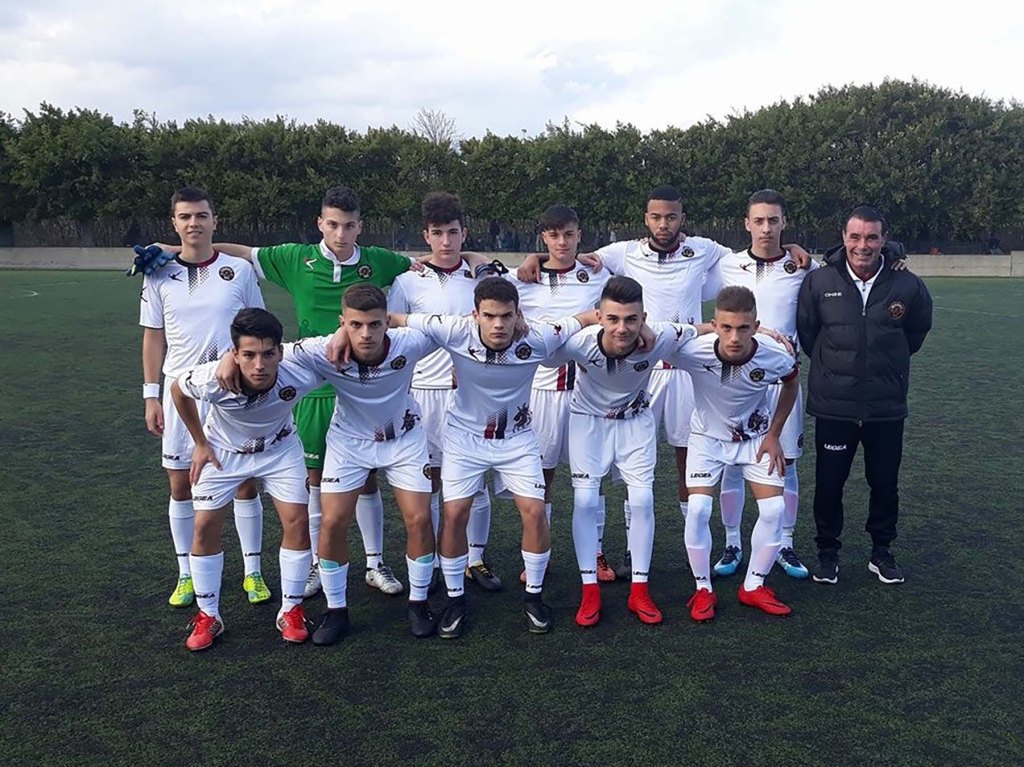 Calcio giovanile – Under 17, una strepitosa Reggina vince e balza in vetta
