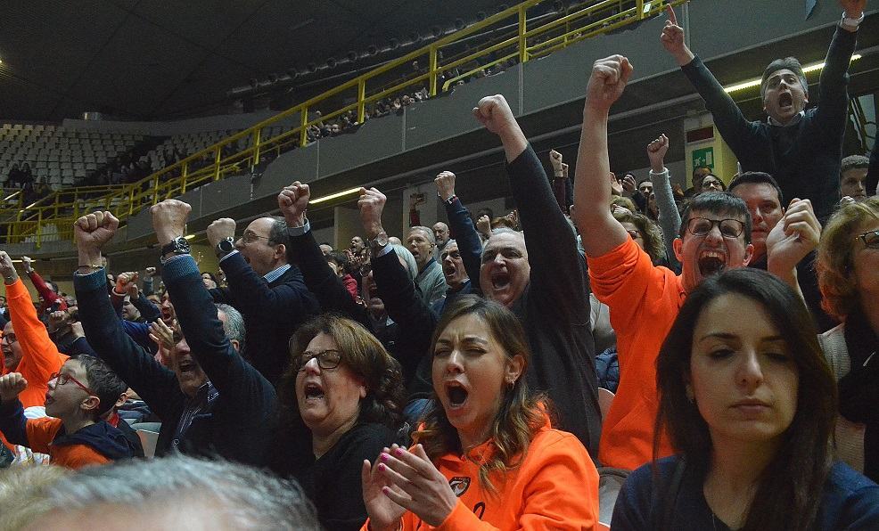 La voce dei tifosi e dei giornalisti neroarancio: “Tanta amarezza ma non molliamo”