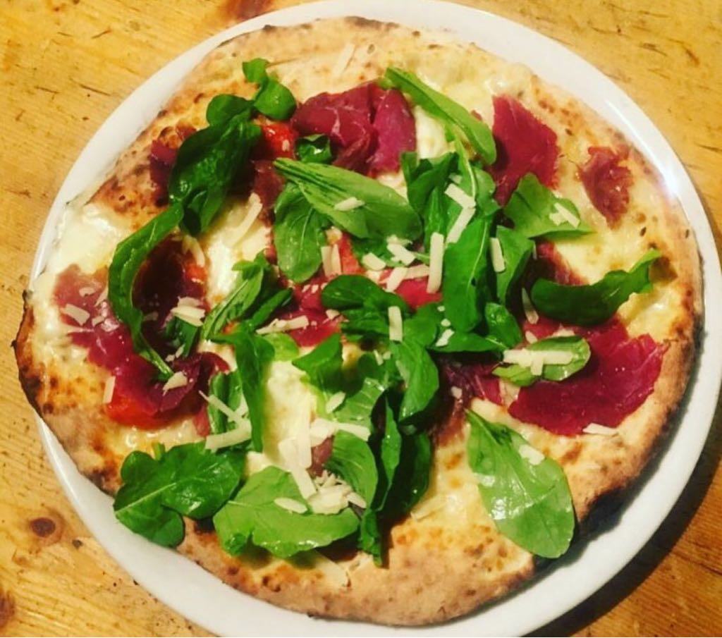 pizza bufalina hostaria