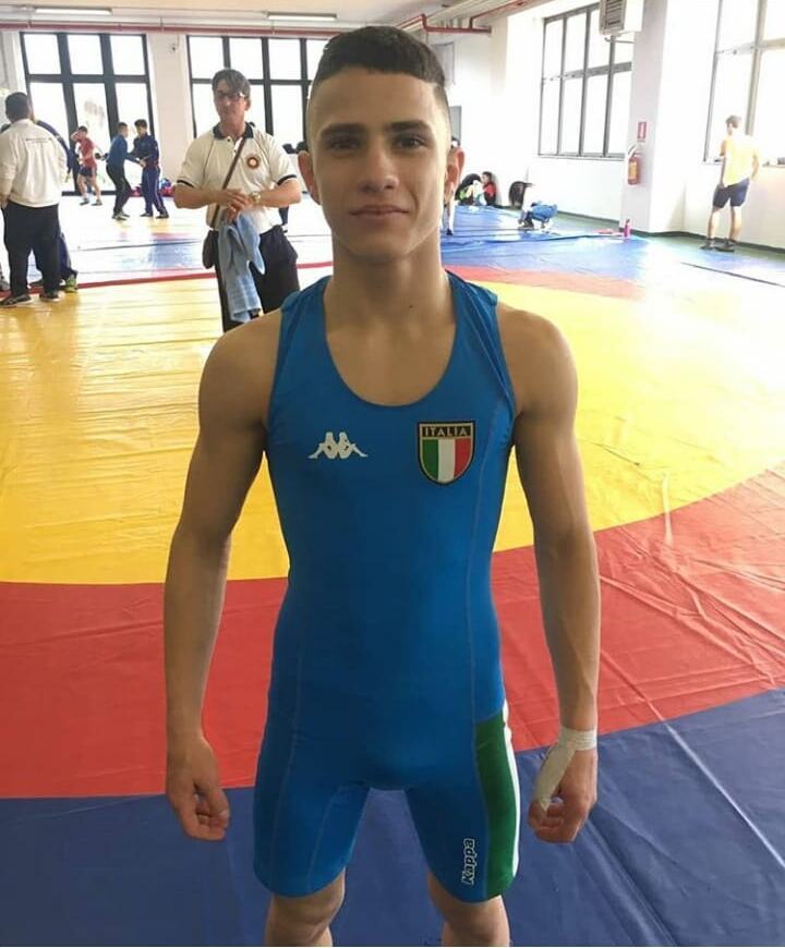 Lotta, si veste d’azzurro un giovane reggino