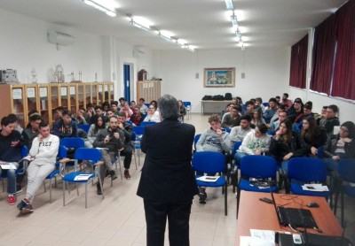 L'incontro con gli studenti del Volta