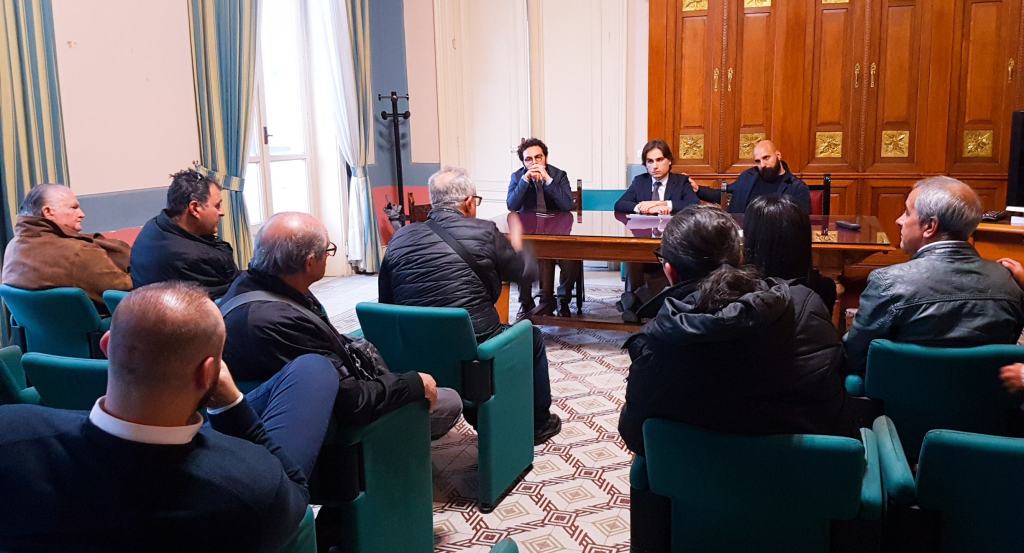Falcomatà incontra i lavoratori licenziati da Avr