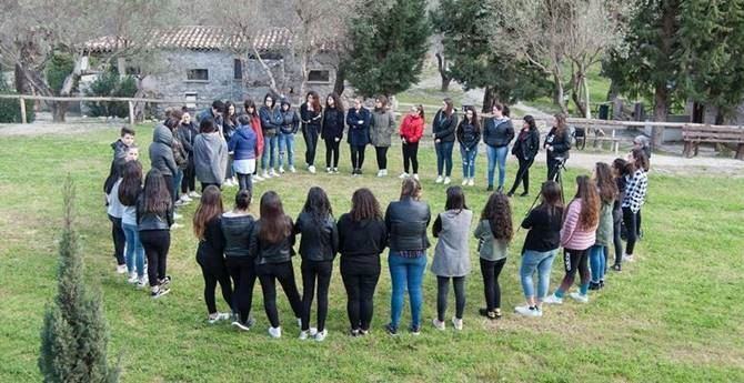 ‘Offline’. Studenti reggini in gita senza smartphone