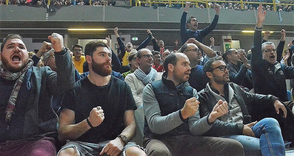 I tifosi della Viola:”Contro Napoli, riempiamo il PalaCalafiore”