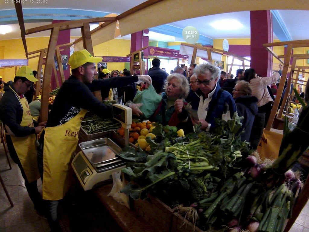 Coldiretti: successo per il nuovo mercato coperto di Campagna Amica