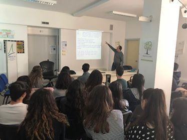Gli studenti del “Majorana” in visita al dipartimento provinciale Arpacal