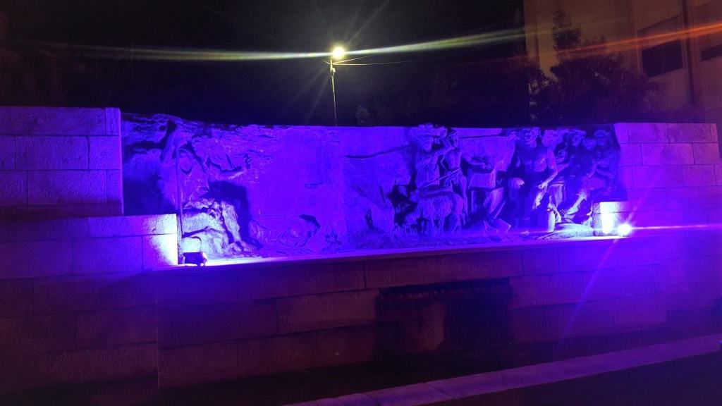 Motta San Giovanni, la fontana Alecce e l’Antiquarium si colorano di blu