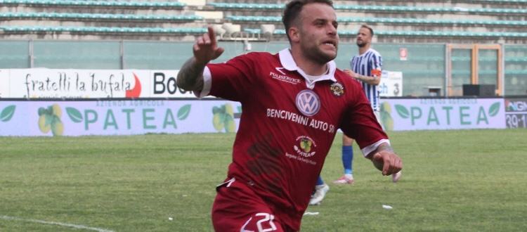 Reggina, stagione finita per Sciamanna: problema al ginocchio