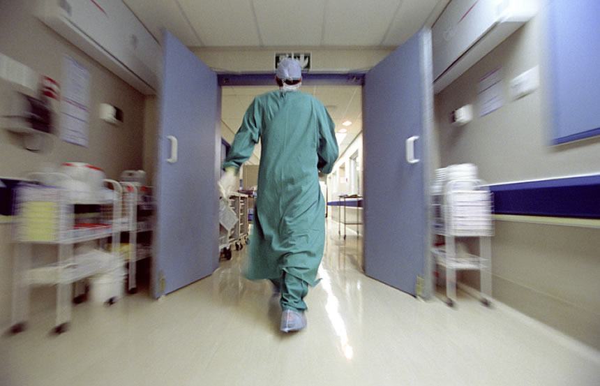Medico calabrese ha una sincope durante il turno PS. Bruni: ‘Questo è il nostro Medioevo’