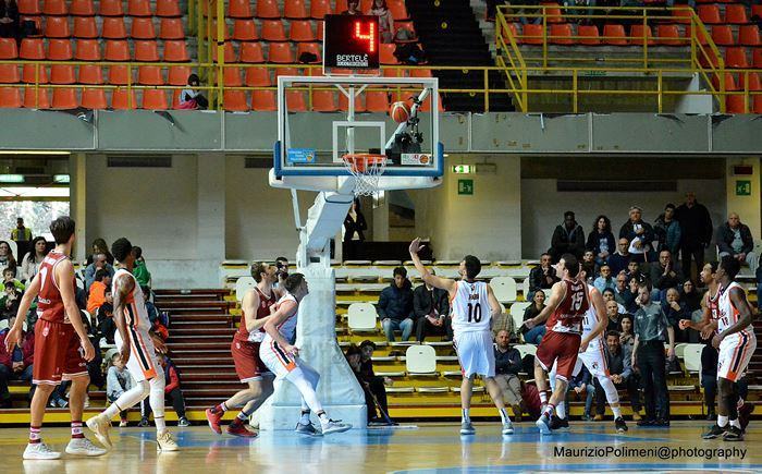 Basket – I tifosi chiedono chiarezza: “La Viola merita di sopravvivere”