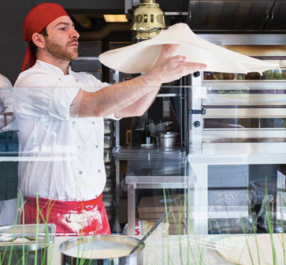 Da Reggio Calabria a Oslo, la storia del pizzaiolo Antonio Guarniera e del suo “Little Italy”