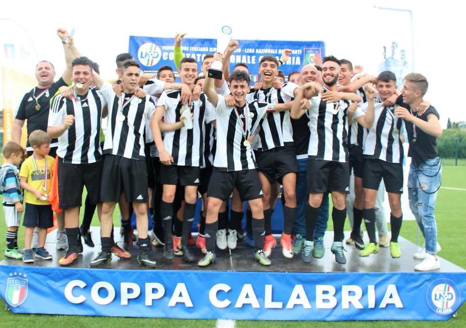 La squadra allievi della Segato si laurea campione Regionale e conquista la Coppa Calabria