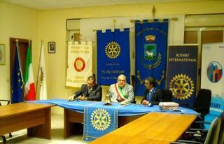 Sorbo San Basile riceve un defibrillatore dal Rotary