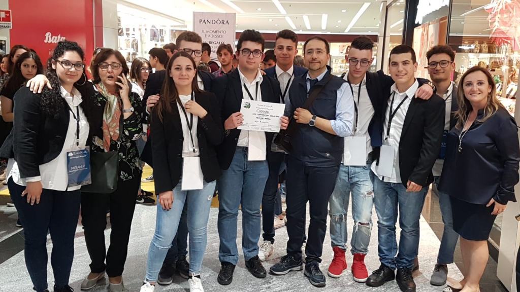 Villa San Giovanni, gli studenti del ‘Repaci’ ammessi alla finale nazionale di StudentsLab