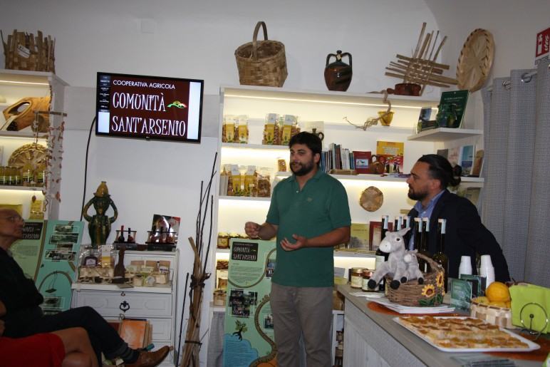 Da PietraKappa i soci della Cooperativa agricola Comunità Sant’Arsenio