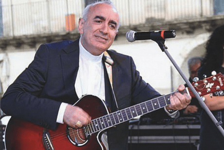 Il Vescovo ‘Pop’ in Calabria per parlare ai giovani attraverso la musica