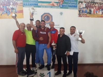Premiazione Societa' Fortitudo 4 Classificata da dx il Maestro Condo'