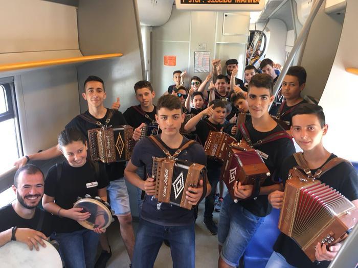Jam session di “Calabria Sona” in treno da Crotone a Reggio Calabria