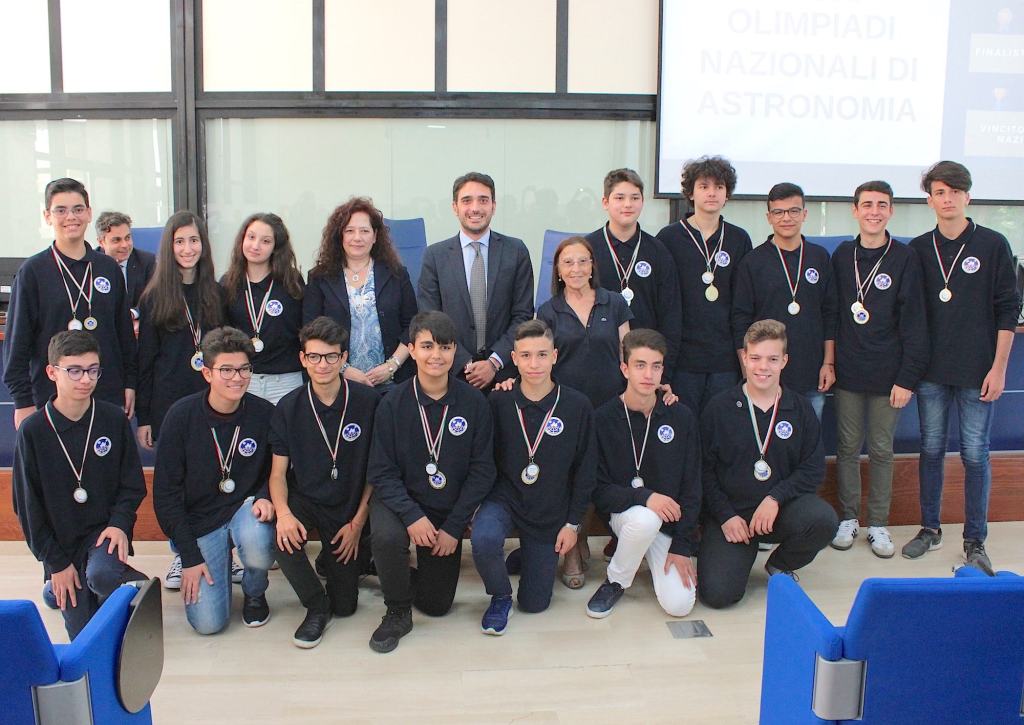 Studenti calabresi premiati in seguito alle Olimpiadi nazionali di Astronomia