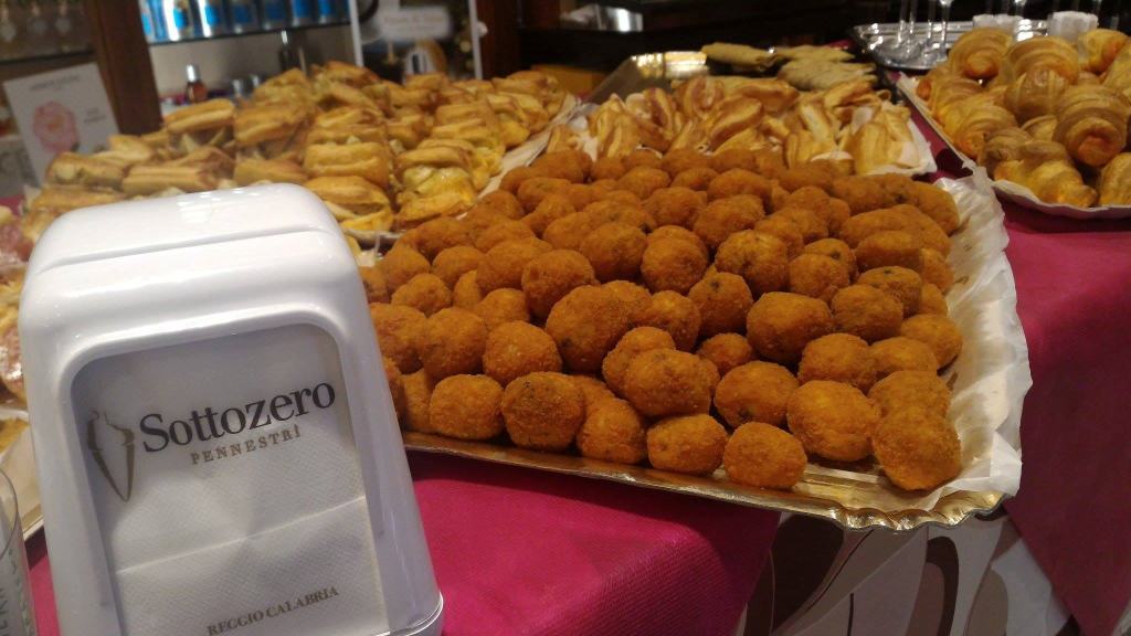 Meeting aziendali, inaugurazioni e coffee break? Scopri il servizio banqueting di Sottozero – FOTO