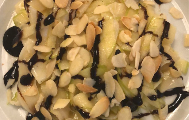 Pescaria dei Campi: Insalata di seppia con mandorle, frittura al metro e altro, tanto altro