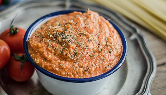 Ecco la ricetta del “Pesto calabrese”, un sugo per insaporire i vostri piatti