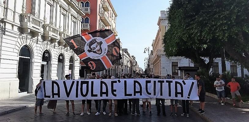 I tifosi neroarancio incontrano il Sindaco: “Pretendiamo gente nuova”