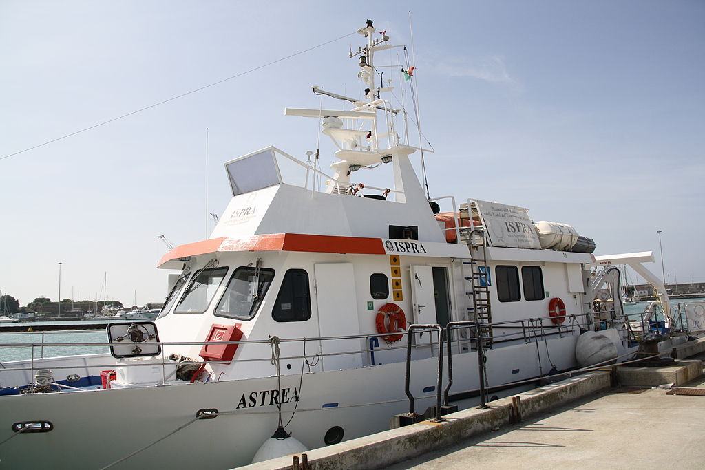 Arpacal – La nave oceanografica Astrea arriva in Calabria