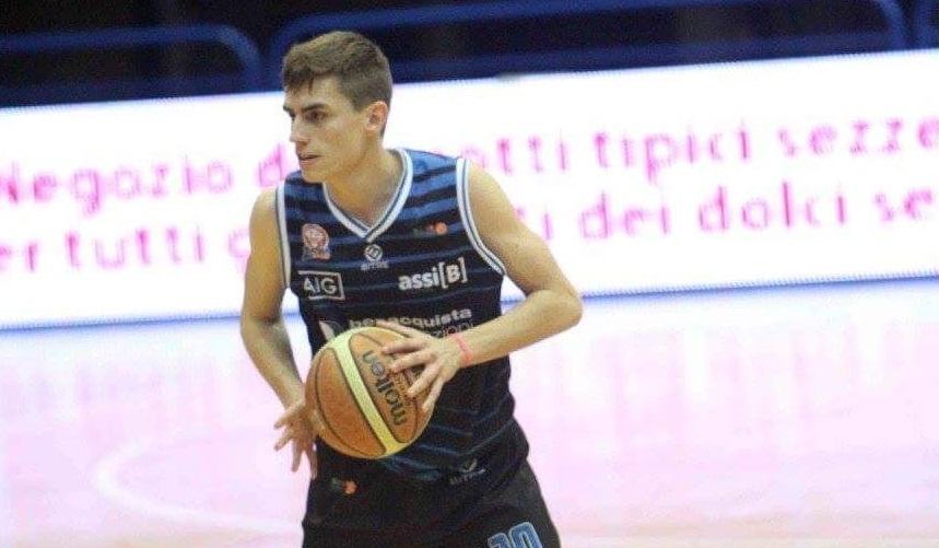 Basket – Un giovane per il Lamezia. Piccinini: ‘Società emergente, pubblico caloroso’