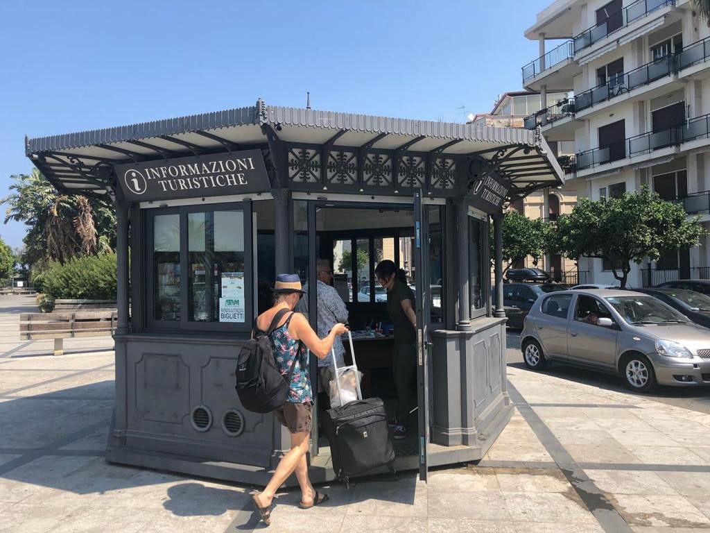Bentornato info point! Finalmente attivo il servizio per cittadini e turisti che vogliono scoprire Reggio