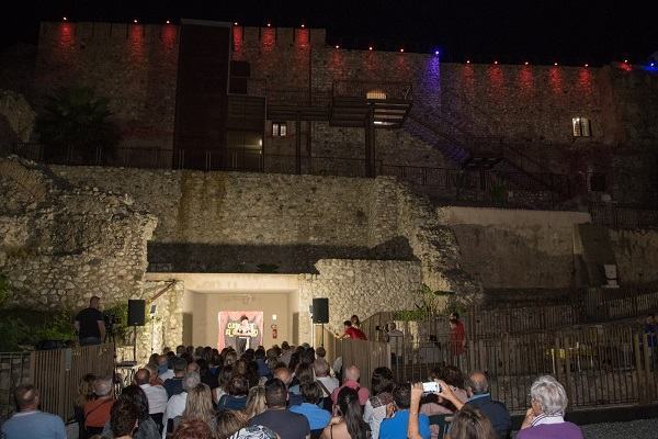 Grande successo per le iniziative del Festival “Facce da bronzi” al Castello Aragonese