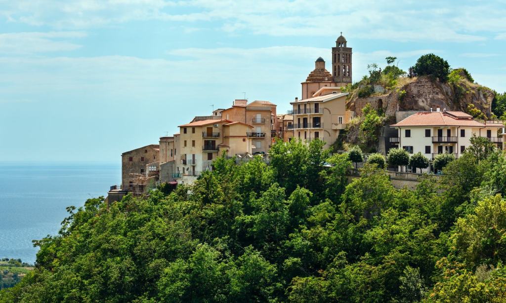 “La via dei borghi”: presentato a Reggio Calabria il calendario 2019