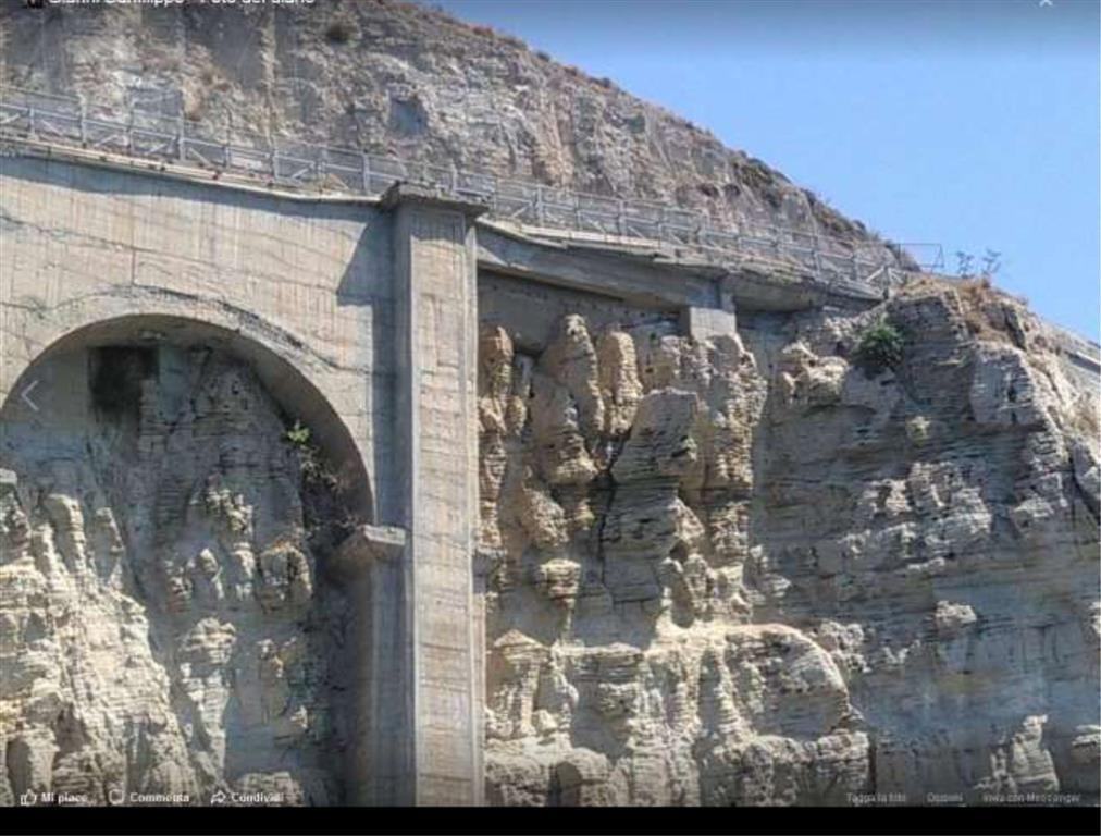 Lazzaro. Urge la messa in sicurezza della rupe di Capo d’Armi – Foto