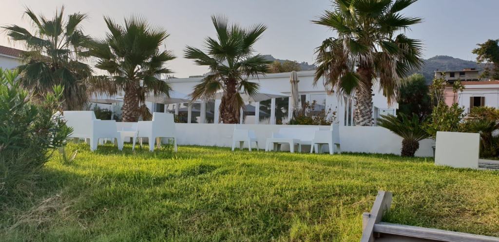 La Vela – Restaurant&Cocktail bar: a Palizzi Marina il ‘pranzo – spiaggia’ al gusto della tradizione calabrese