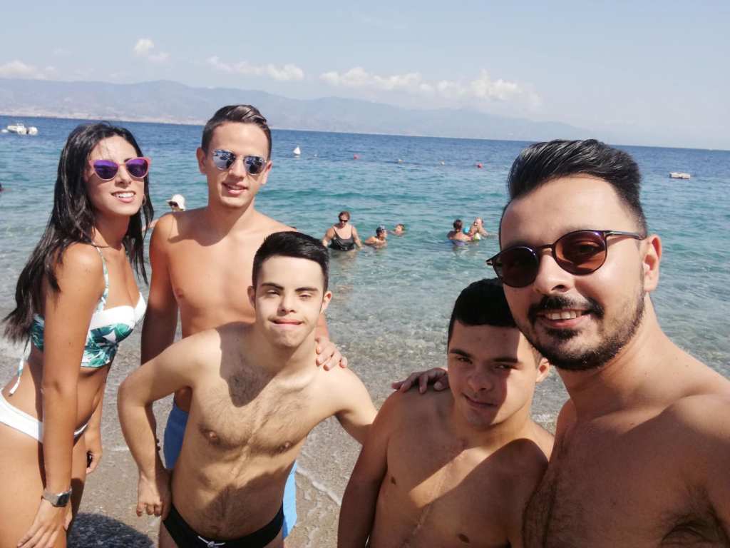 ‘Tutti al mare’, giornata di festa per l’Associazione down di Reggio