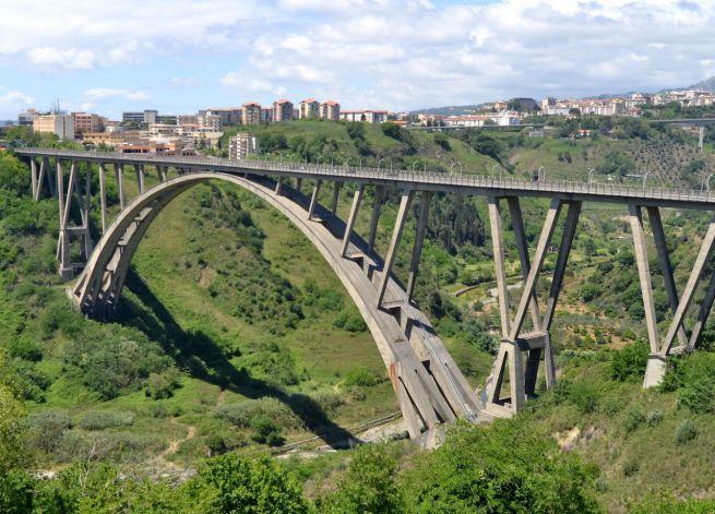 Dopo la tragedia di Genova si alza l’urlo della Calabria: “Mettete in sicurezza i nostri ponti”