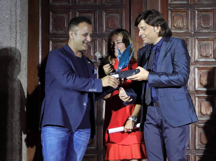 Lo stilista calabrese Antongiulio Grande vince il Premio Elmo