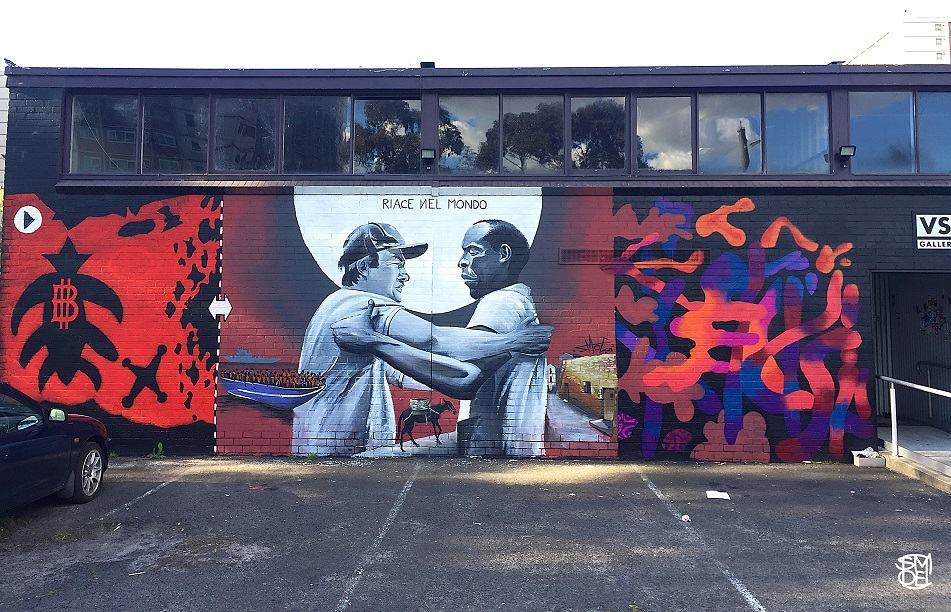 “Riace nel mondo”, spicca a Melbourne il murales ‘made in Calabria’ marchiato Smoe – FOTO e VIDEO
