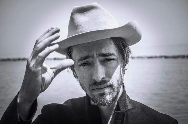 Dal Wisconsin a Reggio, arriva il mini tour del cantautore Hayward Williams