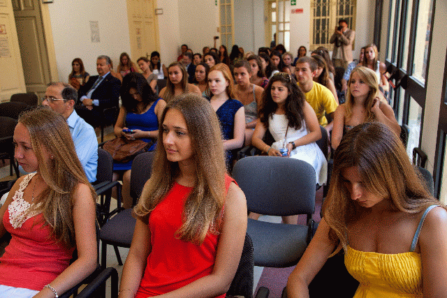 Dante Alighieri, aperte le candidature per i Voucher della Regione Calabria