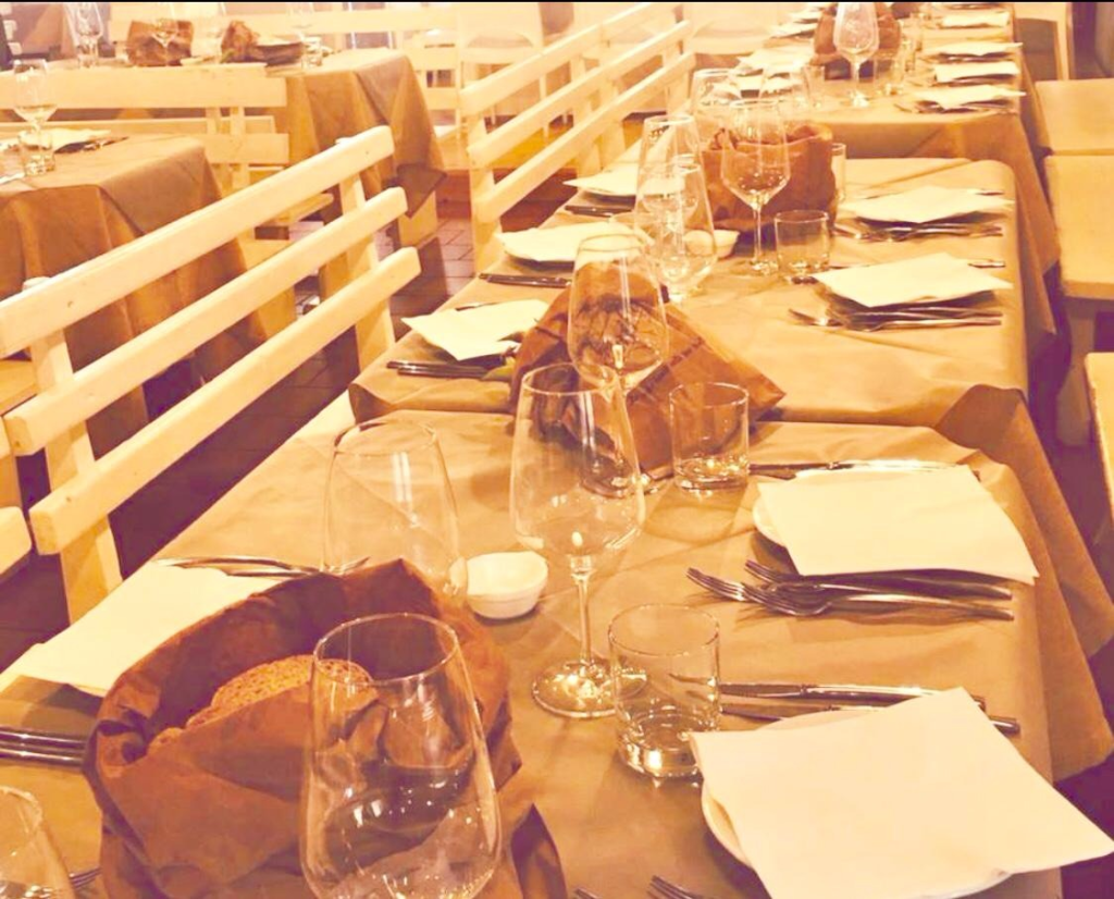 Karaoke Night e Fine Dinner all’Hostaria dei Campi!