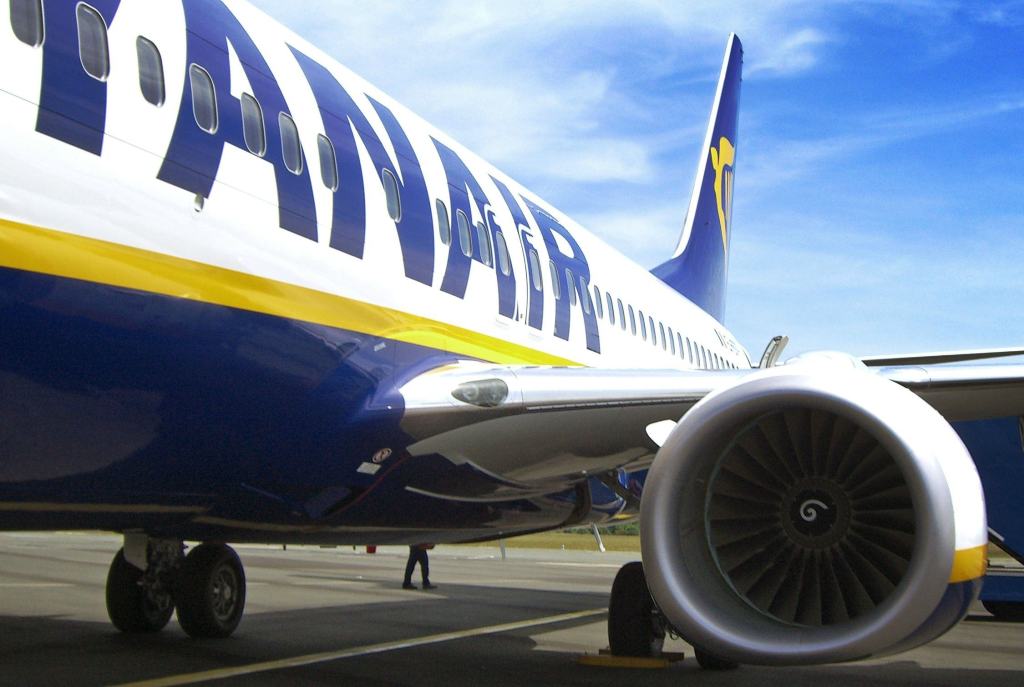 Ryanair, da Lamezia e Crotone voli in offerta a 9 euro